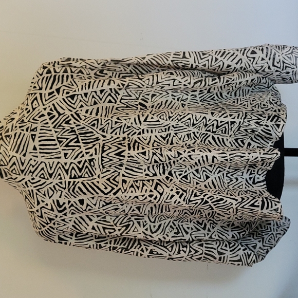 Chico's cream colored lightweight jacket with sheer design - Picture 4 of 7